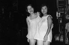 tokyo kabukicho light red vintage gangs district 1970s 1960s prostitutes japanese es vintag drag du portraits un girl gangsters queens