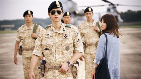 Descendants of the sun is an epic love story between a special forces captain and a doctor which tracks both their personal and professional struggles, while exploring issues about the value of life as they face battles disasters, and other dangers. Descendants of the sun (Sub Español)