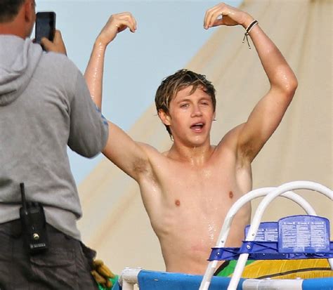 Niall horan shirtless will be my 15000th pin yay!! superficial guys: NIALL HORAN | ONE DIRECTION | SHIRTLESS