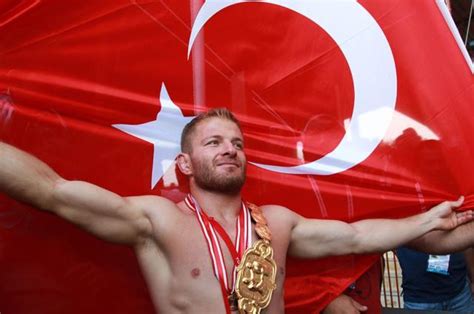 Hep destek olduk i̇smail balaban, büyükşehir belediye başkanı muhittin böcek'i ziyaret etti. Başpehlivan İsmail Balaban Survivor 2021'e gitmeden önce ...