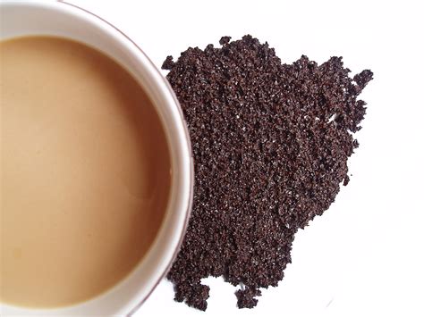 How to make a coffee scrub for cellulite. Wake-Up Call Coffee Scrub: DIY Cellulite Busting Coffee ...