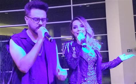 Já o junior publicou em seu perfil: Sandy & Junior cover fazem shows pelo Brasil - Festanejo