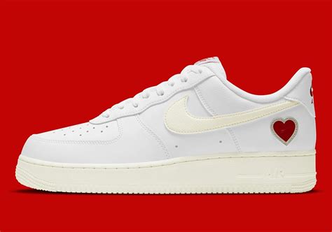 Nike air force 1 valentine's day color: #Release : Nike Air Force 1 Valentine's Day (DD7117-100)