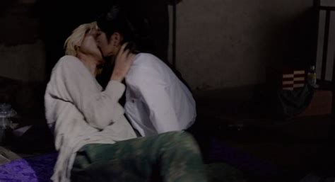 See a recent post on tumblr from @leavemetomymisdemeanours about 溺れるナイフ. 菅田将暉＆小松菜奈のキスシーン動画まとめ!顔舐め・濃厚 ...