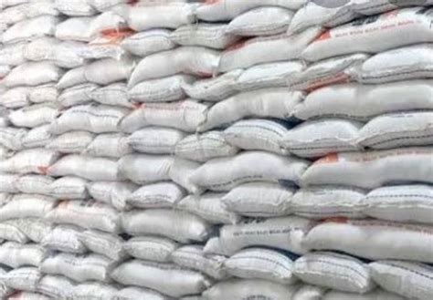 .18000 dos soklin.mutasi yang terjadi : Alasan Dibalik Stok Beras Menumpuk Di Gudang Bulog Rembang, Sudah Tahunan - Radio R2B Rembang