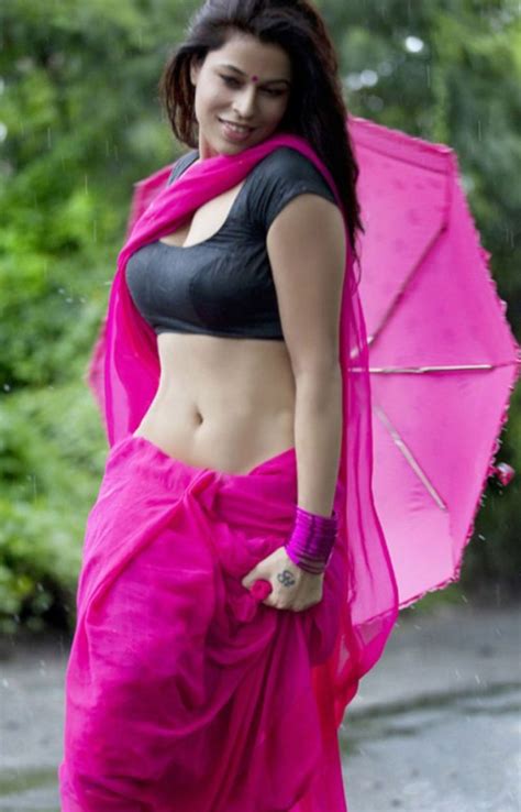 Anasuya bharadwaj hot stills in saree styled by gauri naidu. Actress Removes Saree To Show Naval & Cleavage ( Part-2 ...