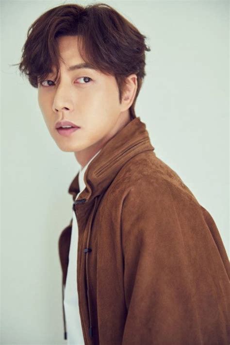 Jung yoo jin leaves yg entertainment and joins fnc entertainment jung yoo jin has joined fnc entertainment. Park Hae Jin Discusses His "Cheese In The Trap" Character ...