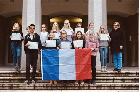 Die firma ist der branche gymnasium in recklinghausen zugeordnet. Der Lohn für extra fleißige Arbeit - Die DELF - Diplome ...