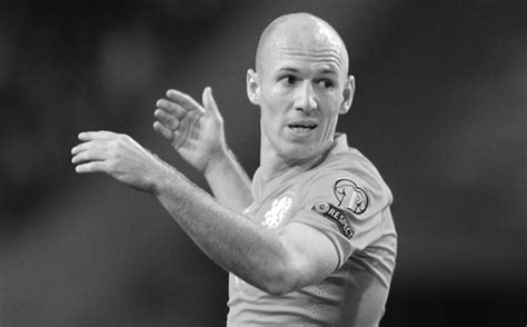 Via de reguliere ek kwalificatiereeks en via de nations league. Kwalificatie EK voetbal, Arjen Robben tijdens Nederland ...