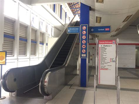 The station was constructed between 1995 and 1998 on. Kuala Lumpur Walk Pics : Taman Bahagia LRT Station