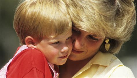 Il principe filippo e il clamoroso dettaglio del suo funerale: Lady Diana, il principe Harry: "Così sono uscito dalla ...