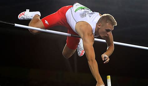 Over the time it has been ranked as high as 3 724 681 in the world. 6,00 m in Potsdam: Piotr Lisek springt Weltjahresbestleistung