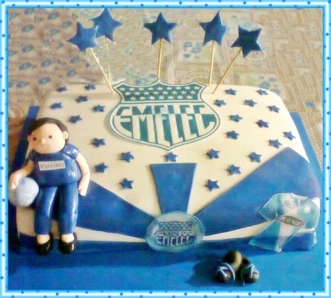 Hazelnut chimney cake with salted caramel. emelec cake | Mis creaciones y algo más | Pinterest | Cakes