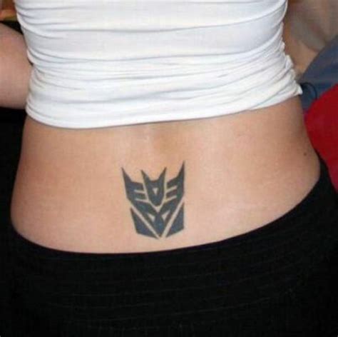 These tattoos can be big and bold or delicate and feminine. 20 Epic Tramp Stamp Tattoos (20 pics) - Izismile.com