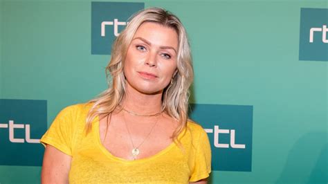 Dan was je nu in de steek gelaten! rtl boulevard: Bridget Maasland had MeToo-ervaring in modellentijd | RTL ...