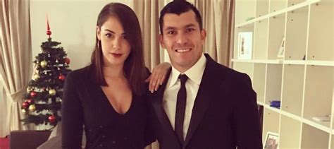 Jun 04, 2021 · gary medel y lionel messi mantuvieron un encuentro en los vestuarios. El romántico mensaje que le dedicó Gary Medel a su esposa ...