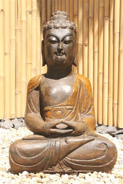 Buddha gartenstatue in stehender position. Garten Buddha Statue aus Naturstein in Holz Optik ...