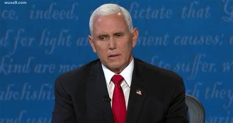 Regístrate y vacúnate si eres adulto mayor. La mosca bailadora en el cabello de Mike Pence - Videos ...