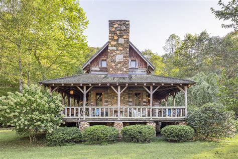 #2 best value of 20 places to stay in mount airy. 279 Old Rail Road, Mt Airy, NC 27030 | Premier Sotheby's ...