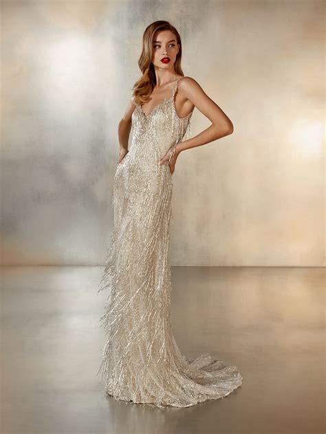 Secondhandweddingdresses.co.uk has been developed to bring together some of the best deals on used wedding dresses for sale in the uk. FALLING Wedding Dress from Atelier Pronovias - hitched.co.uk