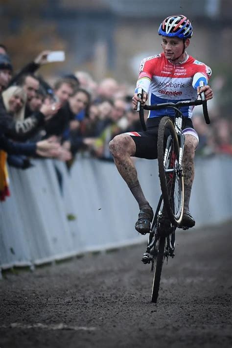 Mathieu van der poel has been a beast this year in mountain bike! Indrukwekkende Mathieu van der Poel. | Sporter, Veldrijden ...