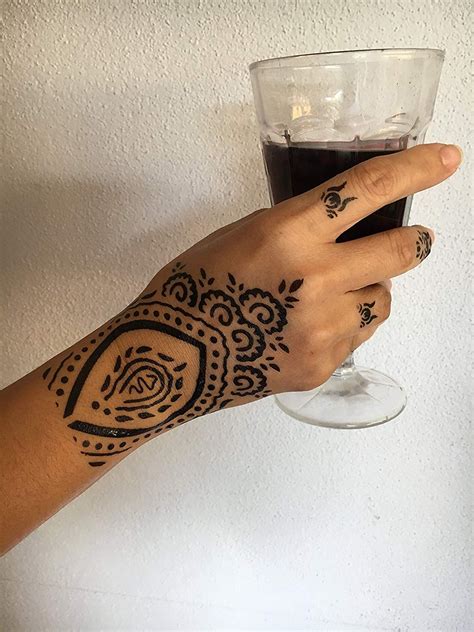 Untuk sebarang pertanyaan atau tempahan henna wedding sila wasapkan butiranya spt Mikronetz Tattoo Schablonen - der Sommertrend! Diese ...