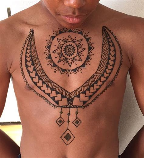 Originally only used for the palms of women and never for men, but as time progressed, it is now. 'Menna' Trend Sees Men Wearing Intricate Henna Tattoos ...