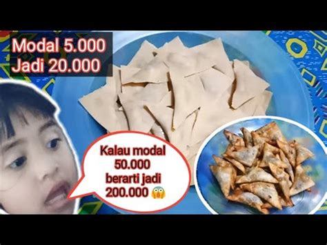 Tuangkan air ke dalam wadah, masukkan kapur sirih, aduk rata. IDE BISNIS || Cara Membuat Pangsit Piscok || Modal Dikit ...