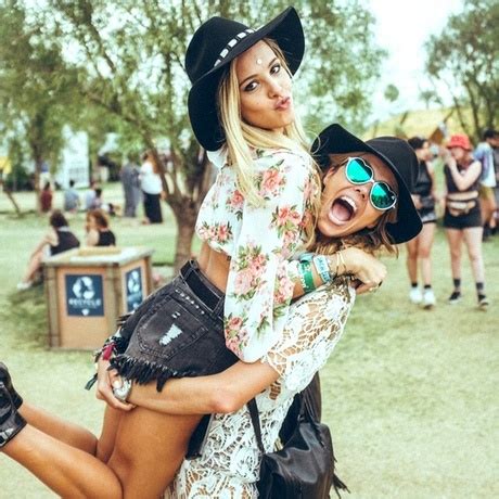 The most vibrant option in edm fashion and festival inspired apparel Festival outfits | Festival kleding & trends | Check de ...