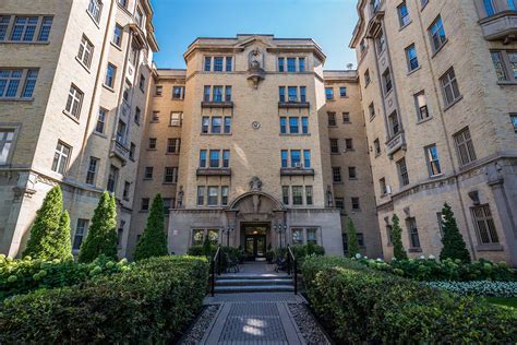 50 occupancy 4 bedrooms 4 bathrooms 3500 ft² surface. Montreal (Downtown) luxurious 2 bedroom apartments for ...