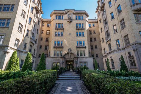 50 occupancy 4 bedrooms 4 bathrooms 3500 ft² surface. Montreal (Downtown) luxurious 2 bedroom apartments for ...