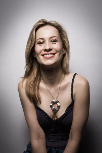 Homefront yapımları ile tanınan oyuncu ve senarist. Poze rezolutie mare Camille Sullivan - Actor - Poza 17 din ...