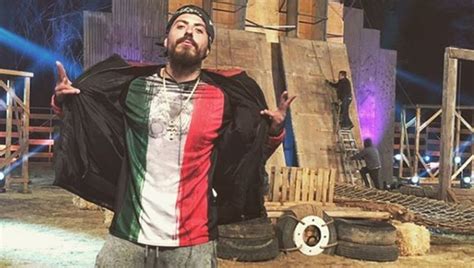 El famoso cantante y exparticipante de big brother, luis sánchez, mejor conocido como sargento rap, es toda una eminencia en youtube, pues como su nombre artístico lo indica, tiene una larga trayectoria en el género musical del rap. FOTO La vulgar frase que Sargento Rap publicó en ...