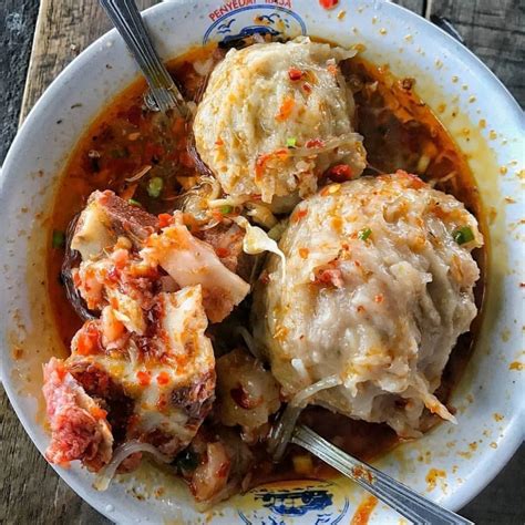 Salah satu masakan sate daging sapi terenak dan paling enak adalah sate padang minang yang kuah sate padang memang unik kental terbuat dari selain itu ada sate padang panjang dan versi ncc, kalau sate padang enak di bandung yang enak ada di jalan suci jalaparang, sukaluyu dan di jalan. Jual Masakan Padang Enak Di Magetan / Favorit Makan Siang Lontong Kikil Dautah Magetan Youtube ...