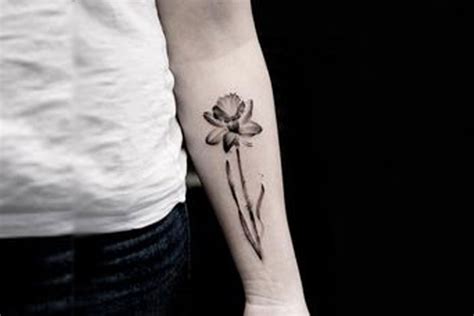 Daffodil tattoos make great candidates for being inked in a watercolor fashion. Some Amazing Daffodil Tattoos Designs And Ideas You Must ...