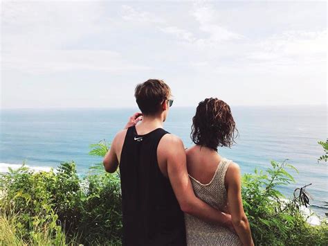 Denn sie turtelt mit ihrer großen liebe max von helldorff auf mykonos. Seltener Liebes-Moment: Lena Meyer-Landrut mit Freund Max ...