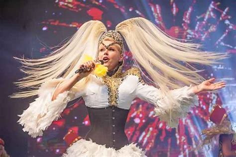Brazilian sensation xuxa stars in this game show dedicated entirely to kids. Show da Xuxa em Brasília muda de local
