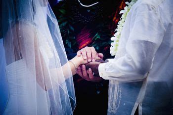 Compare wedding packages in hawaii. Hawaii Wedding Attire - Dos and Don'ts