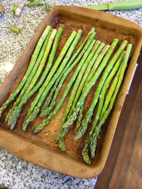 Simply drizzle with olive oil and pop in the oven. Cooking Asparagus In Oven 375 Choose Asparagus With ...
