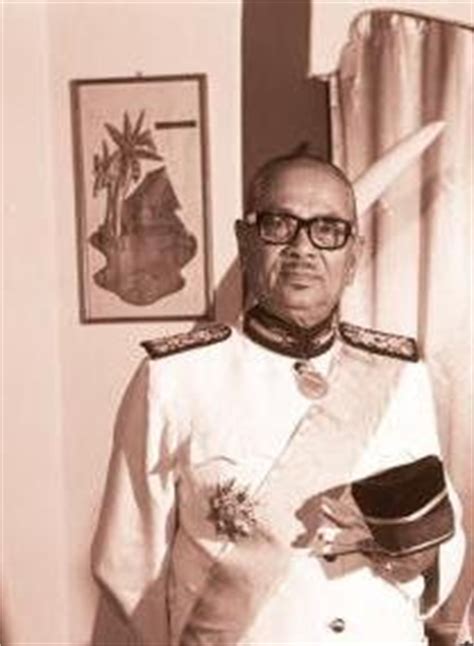 Yang teramat mulia dato' seri diraja tan sri tunku abdul hamid thani. Payung Mahkota Dirgahayu Raja Melayu: YAM ALMARHUM TUNKU ...