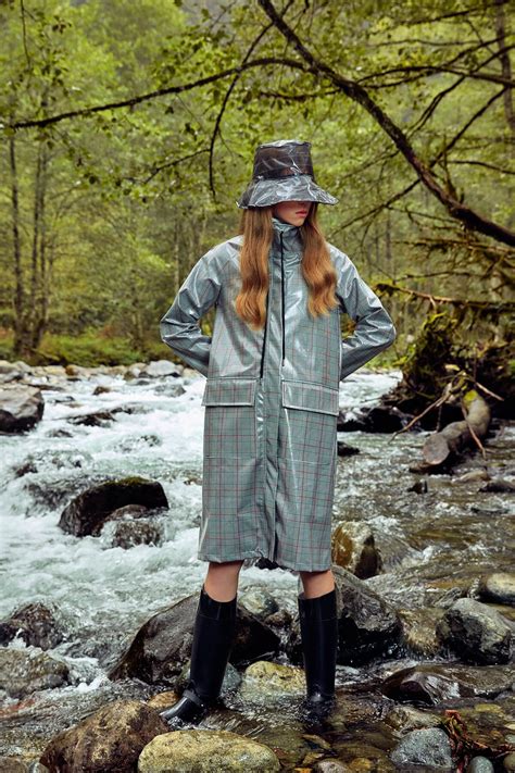 Maybe you would like to learn more about one of these? Regenmantel & Gummistiefel 21 | Rubber boots fashion ...