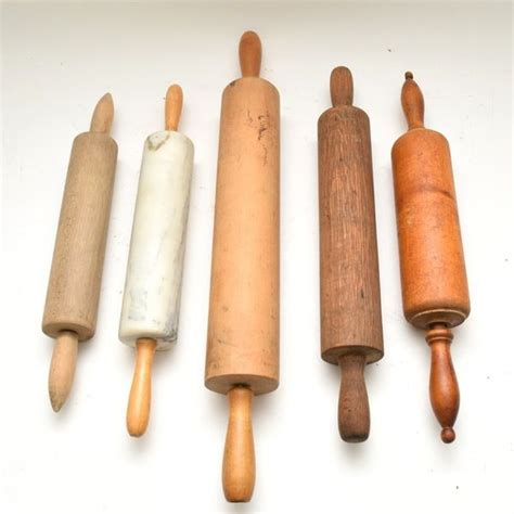 With either marble or wood, the weight of the pin and pressure from the cook are usually enough to flatten the heaviest of doughs. Antique Rolling Pins | Marble rolling pin, Rolling pin, Rolls