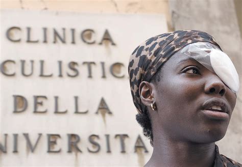 The throw of 201 feet, 3 inches at the national meet. Europei a rischio per Daisy Osakue. Venerdì la decisione ...