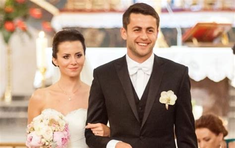 Want to discover art related to fabianski? Chelsea vs Swansea City WAGs Battle: Top Wives ...