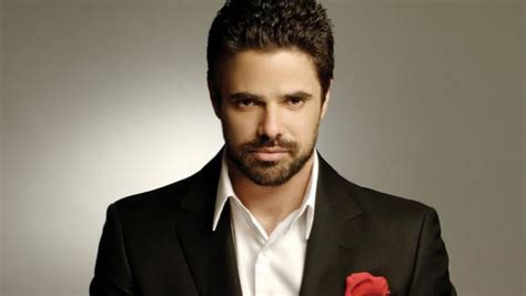 He continued his acting career, and worked as the lead actor in several successful telenovelas, such as valientes, herederos de una. Fotos de Luciano Castro ~ VIP FAMA