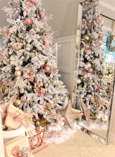 The marché is full of ideas for christmas, from handcrafted presents to food and drink, including. Champagne Christmas Tree Decorations Gold And White ...