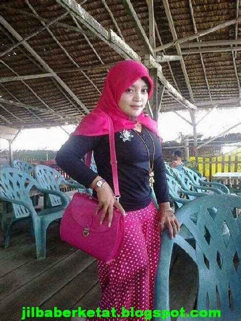 20 apr, 2021 post a comment Fenomena Jilbaber Ketat - Tren Busana Hijab Yang Sedang ...