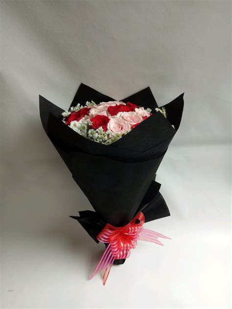 Jual buket wisuda di bandung murah, bagus trans mulia florist menyediakan jasa bunga buket, papan, bunga meja, bunga standing, wedding bouquet, wedding car, wedding decoration, dan kotak bunga untuk ucapan dan hadiah. Jual Buket Bunga Fresh Bunga Wisuda Hadiah Ulang Tahun di ...
