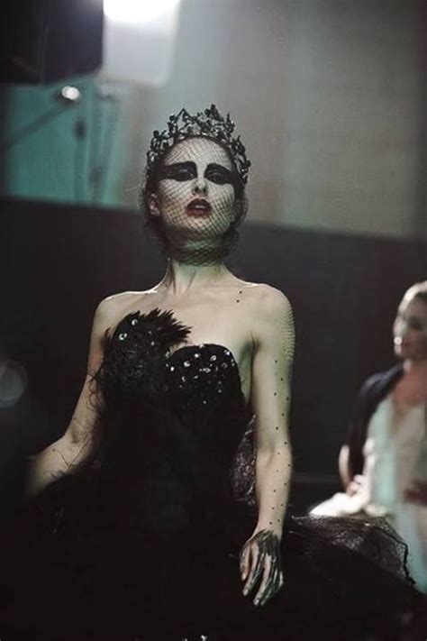 It centers on a performance by natalie portman that is nothing short of heroic, and mirrors the conflict of good and evil in tchaikovsky's ballet swan lake. Behind the scene: Black Swan | Black swan movie, Black ...