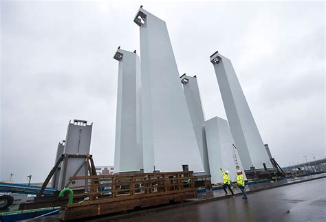 Arbetet med den nya hisingsbron är i full gång och växer nu fram från varsin sida av göta älv. Skanska hotar att avbryta bygget med nya Hisingsbron ...